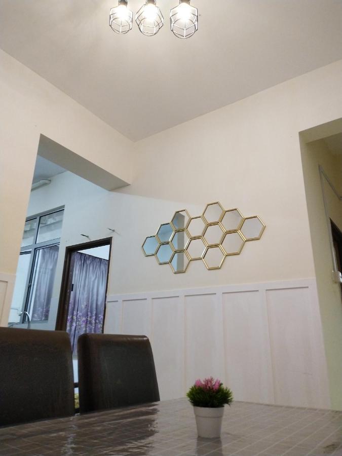 Homestay Kuala Terengganu Near Batu Burok, Hospital Hsnz, Ktcc Mall, Drawbridge A Eksteriør billede